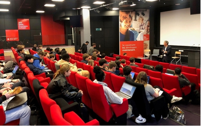 Giảng đường tại campus Pháp. Ảnh: Emlyon