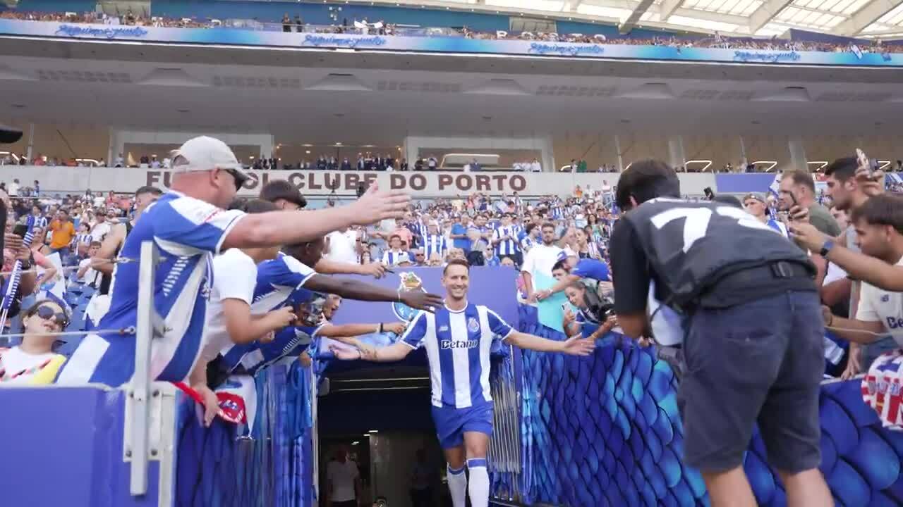 Porto công bố Luuk de Jong