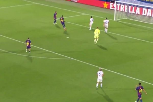 Rashford bỏ lỡ khó tin trước khung thành trống
