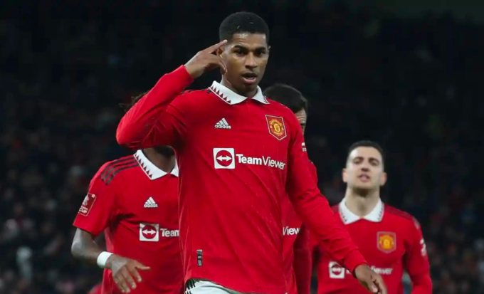 Rashford mừng bàn ấn định thắng lợi 3-1 trước Everton trên sân Old Trafford, thành phố Manchester, Anh tại vòng ba Cup FA tối 6/1/2023. Ảnh: Man Utd