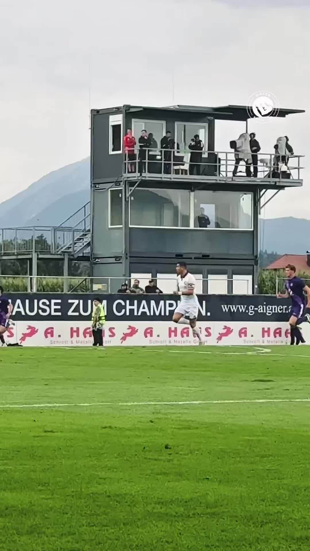 Ronaldo ghi bàn vào lưới Toulouse