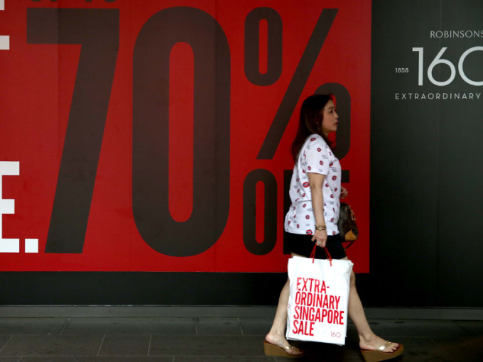 Singapore đang trong mùa sale lớn. Ảnh: Today Online