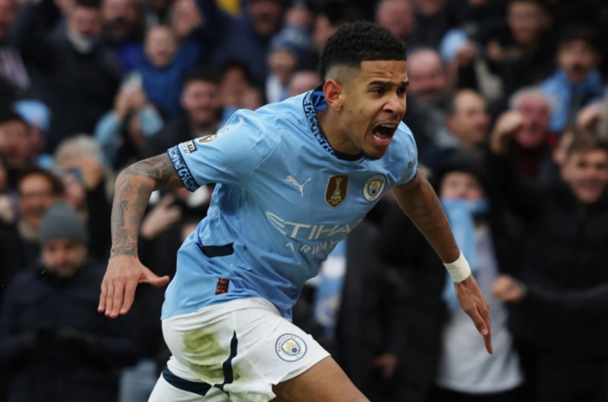 Savinho mừng bàn trong trận Man City thắng West Ham 4-1 ở vòng 20 Ngoại hạng Anh mùa 2024-2025. Ảnh: Reuters