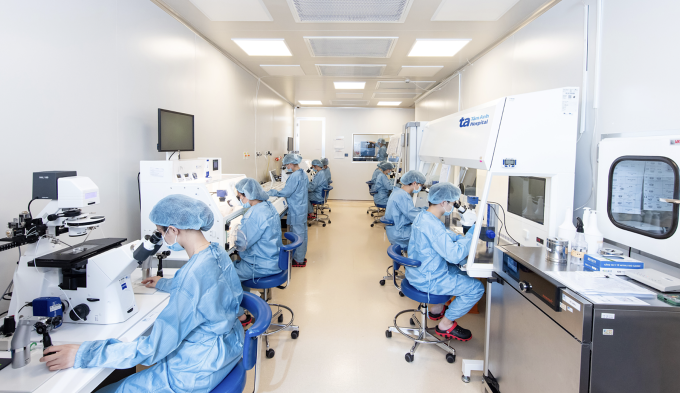 Hệ thống phòng lab-in-a-lab siêu sạch tiêu chuẩn ISO 5 tại IVF Tâm Anh. Ảnh: Nguyễn Thắng