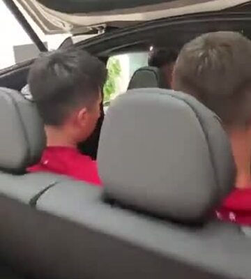 Elon Musk bị chế giễu vì ca ngợi không gian xe Tesla Model Y