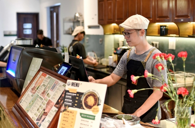 Anh Trần Hoàng Tiến, nhà sáng lập chuỗi cà phê Hầm Trú Ẩn. Ảnh: Techcombank