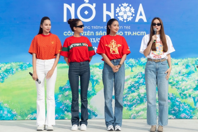 Từ phải qua: ca sĩ Hồ Ngọc Hà, hoa hậu Ngọc Châu, Như Vân, Lê Hoàng Phương.