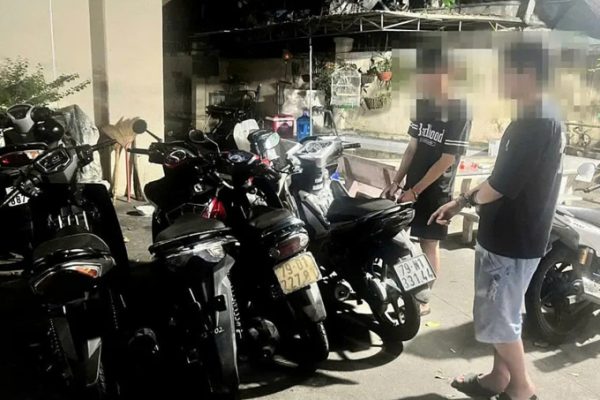 Trộm xe máy: Nhóm thiếu niên gây án tại bãi biển