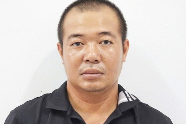 Cụ ông 93 tuổi bán vé số bị cướp giật