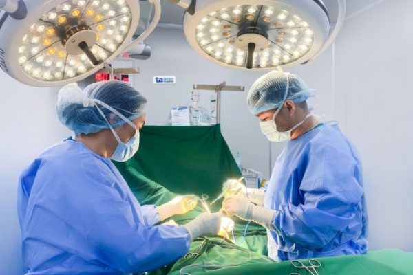 10 năm đặt túi ngực: Phát hiện u do thiếu tầm soát