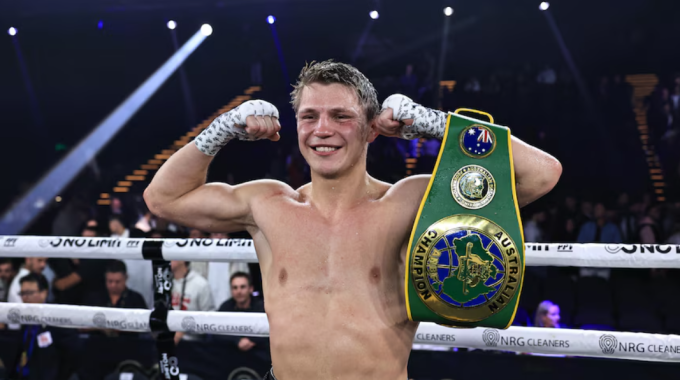Nikita Tszyu thắng Danilo Creati để bảo vệ đai Vô địch Australia hạng super welterweight năm 2024. Ảnh: Mark Evans