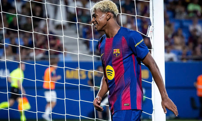 Yamal mừng bàn trong trận Barca thắng Como trong trận giao hữu Joan Gamper trên sân Johan Cruyff, thành phố Sant Joan Despi, tỉnh Barcelona, xứ Catalonia, Tây Ban Nha tối 10/8/2025. Ảnh: FCB