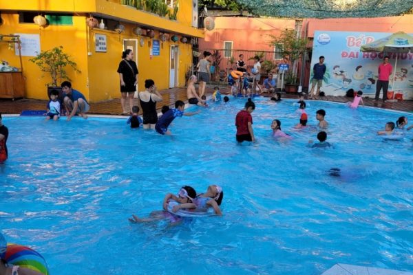 Các bệnh thường gặp ở trẻ khi đi bơi: Cách phòng tránh