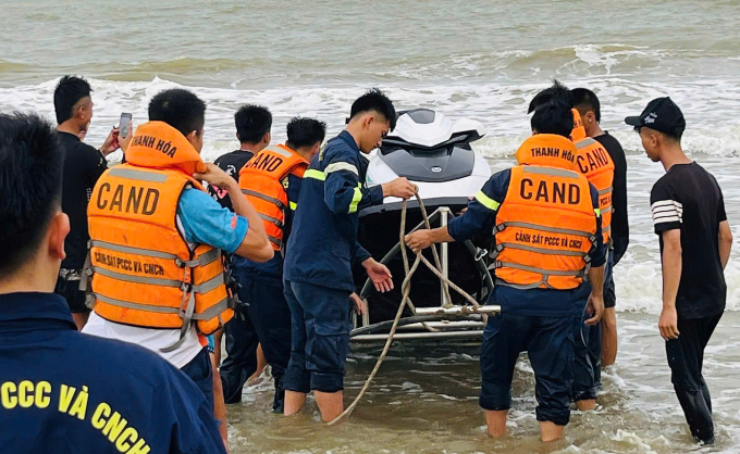 Cano tiếp tục được huy động đến hiện trường. Ảnh: Lam Sơn
