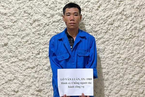 Say rượu hành hung CSGT: Nghi án đấm vào mặt