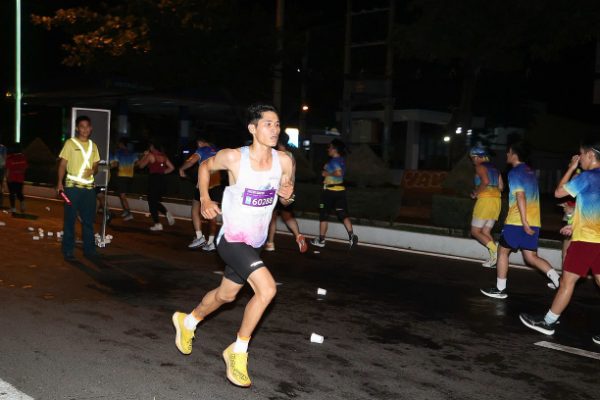Vượt khó: Runner Ê đê vô địch VnExpress Marathon sau mất cha