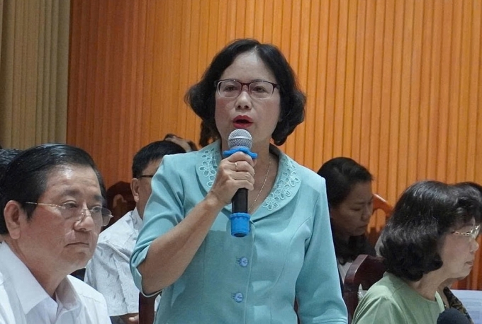 Bà Ung Thị Xuân Hương, Chủ nhiệm Hội đồng tư vấn Dân chủ - Pháp luật (Ủy ban MTTQ Việt Nam TP HCM), tại hội nghị. Ảnh: Hạ Giang