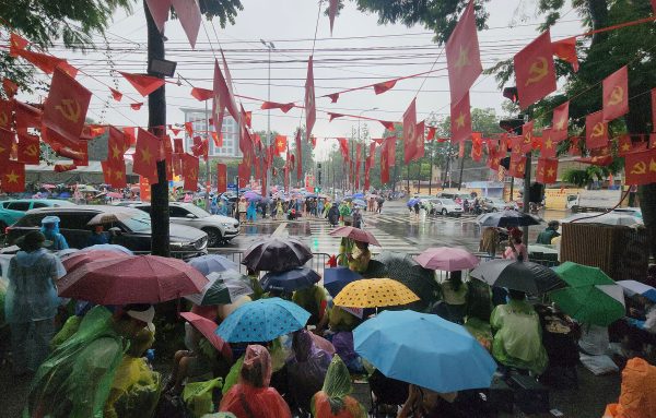 Bán chỗ đẹp xem diễu binh, diễu hành: Cơ hội có 1-0-2