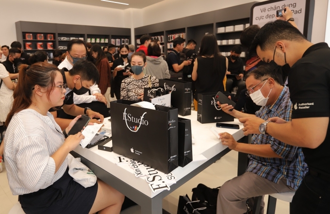 FPT Shop và F.Studio by FPT là đại lý ủy quyền của Apple tại Việt Nam. Ảnh: FPT