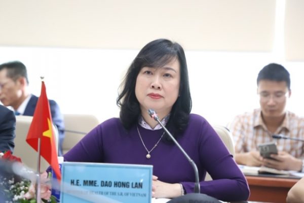 Việt Nam đề xuất Nga chuyển giao công nghệ vaccine ung thư