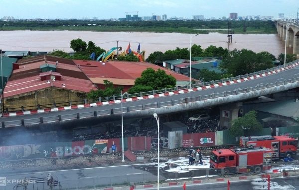 Cầu Vĩnh Tuy: Cấm xe tải nặng sau vụ cháy bãi xe