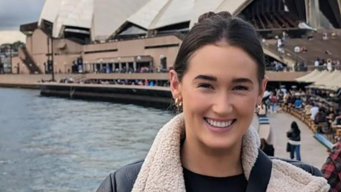Kelly trong chuyến đi đến Australia hồi tháng 1. Ảnh: Escape