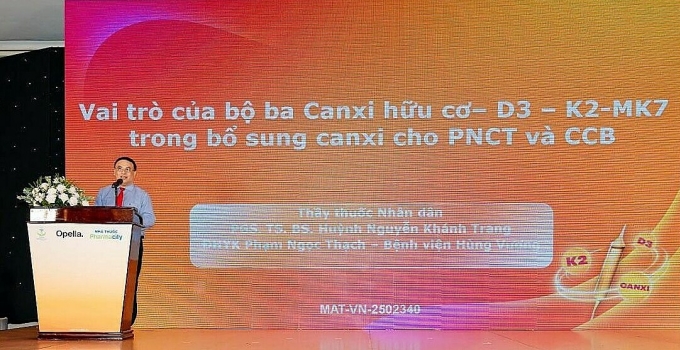 TTND.PGS.TS Huỳnh Nguyễn Khánh Trang trình bày tại sự kiện. Ảnh: Opella Việt Nam