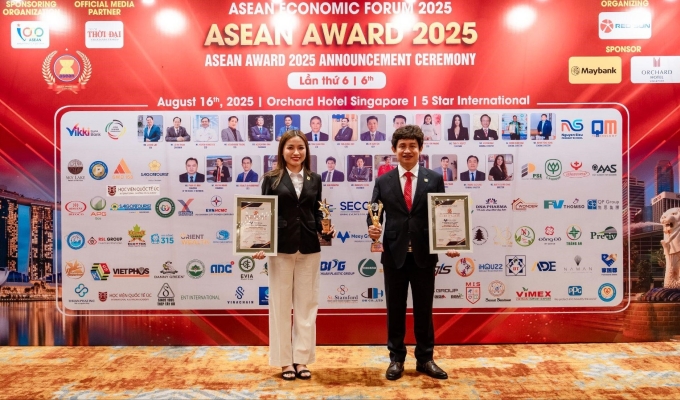 Đại diện Meey Group nhận giải thưởng kép tại ASEAN Award 2025. Ảnh: Meey Group