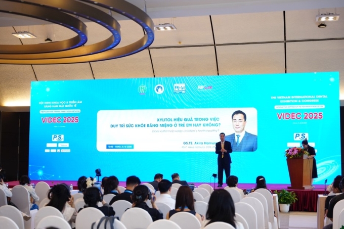 Tiến sĩ, bác sĩ nha khoa Akira Hamura đưa ra những khuyến nghị về cách sử dụng xylitol cho trẻ em. Ảnh: nhãn hàng
