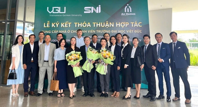 Lễ ký kết thỏa thuận hợp tác cung cấp nhà ở cho sinh viên trường Đại học Việt Đức. Ảnh: SNI