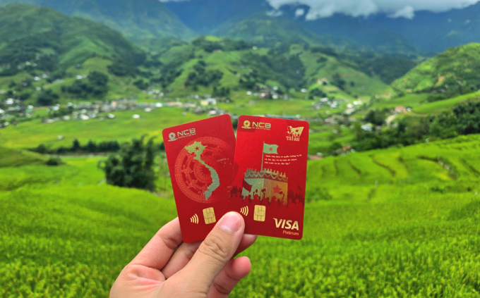 Thẻ Visa Tự Hào gồm 2 phiên bản đặc biệt. Ảnh: NCB