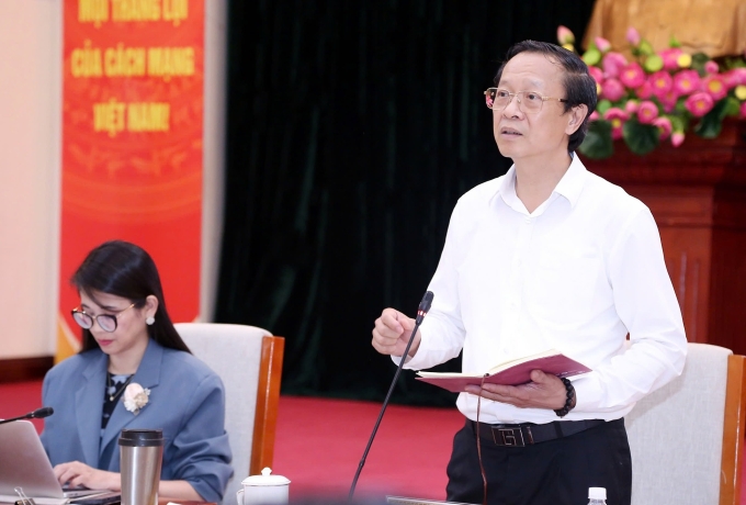Thứ trưởng Phạm Ngọc Thưởng phát biểu tại phiên họp chiều 22/9. Ảnh: MOET