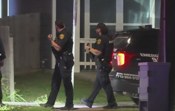 Texas: Bé trai thiệt mạng vì chơi dại ‘quậy chuông cửa’