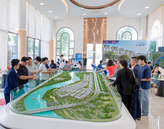 Chủ đầu tư giới thiệu ba sản phẩm chính gồm có đất nền nhà phố liên kế, đất nền shophouse, shophouse hoàn thiện Ảnh: Quy Nhơn Iconic