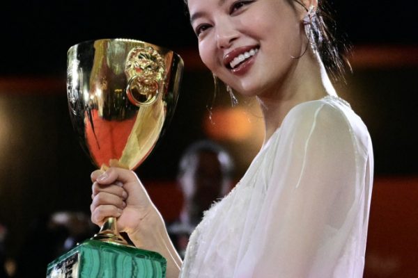 Tân Chỉ Lôi đoạt giải Nữ chính xuất sắc nhất tại Venice