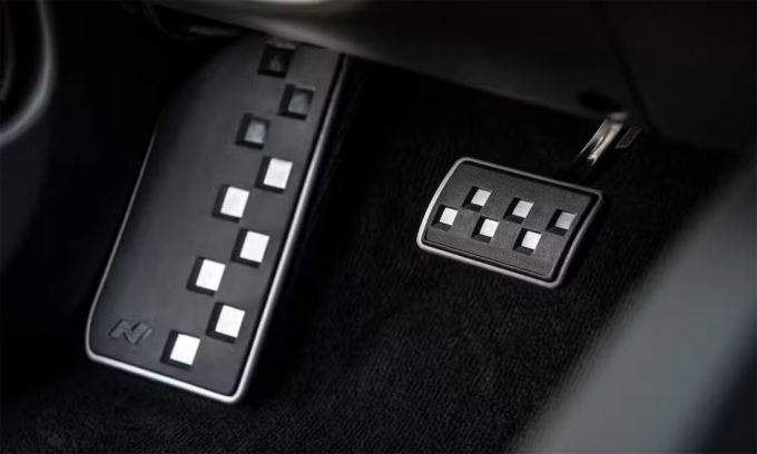 Bàn đạp trên xe điện Hyundai. Ảnh: Hyundai