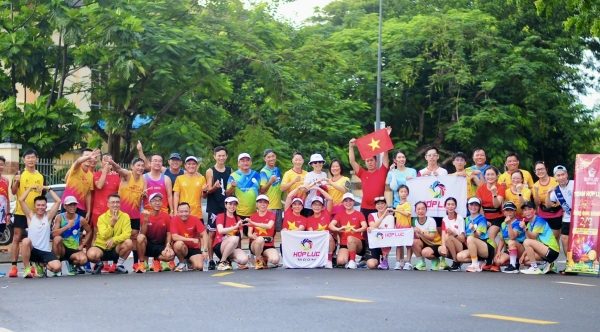 Hợp Lực: CLB chạy bộ đoàn kết của dân miền Tây