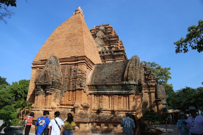 Tháp bà Ponagar ở Nha Trang. Ảnh: Bùi Toàn
