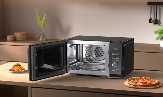 Khoang lò của máy được chế tạo bằng thép không gỉ giúp vệ sinh dễ dàng. Ảnh: Toshiba