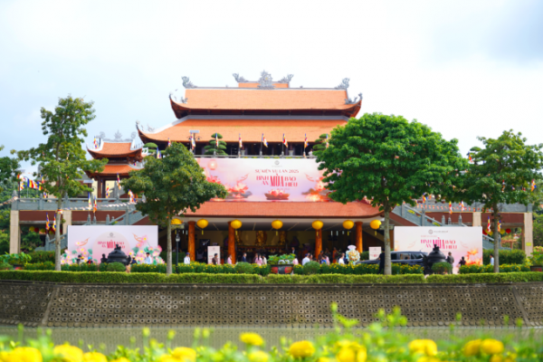 Hoa viên Bình An: Tri ân và gắn kết mùa Vu Lan (SEO)