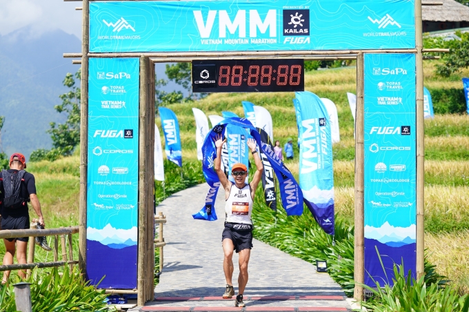 Jianjian Yang về nhất 50km nam VMM 2025. Ảnh: VMM