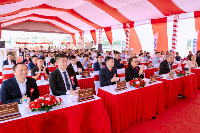 Các đại biểu và khách mời tham dự tại sự kiện. Ảnh: SetiaBecamex