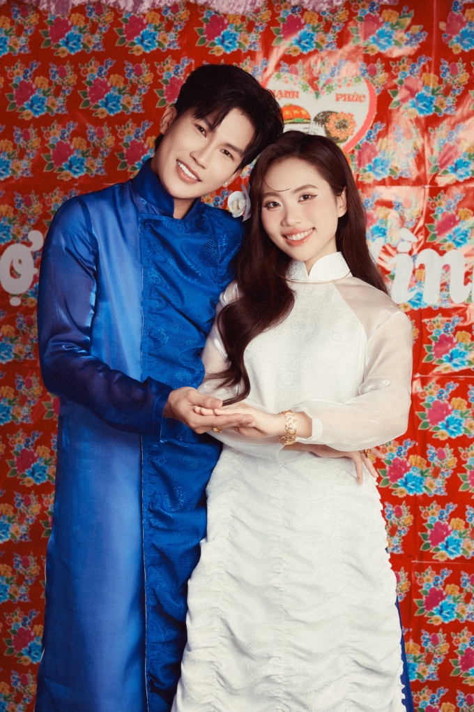 Tiêu Minh Phụng và Phương Mỹ Chi trong MV.