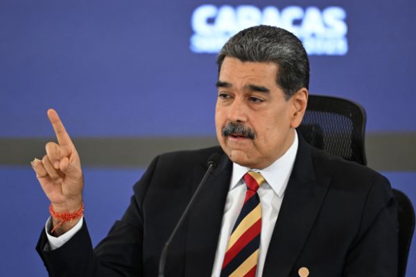 Venezuela: Ông Maduro tố 1.200 tên lửa Mỹ nhắm vào