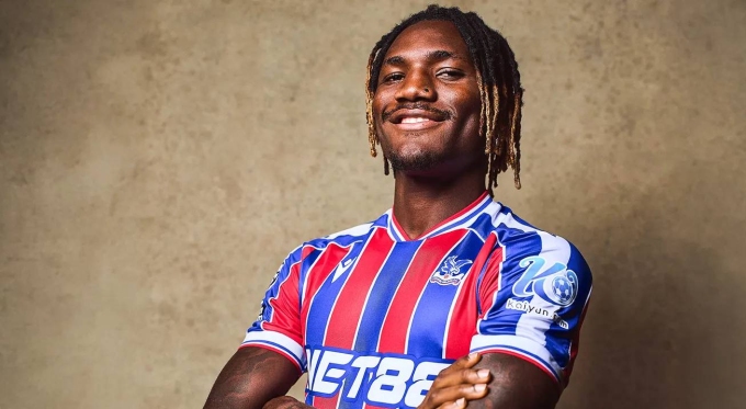 Uche ra mắt Crystal Palace với hợp đồng mượn từ Getafe hôm 2/9. Ảnh: Crystal Palace
