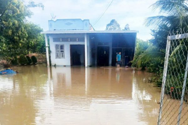 Lâm Đồng: Mưa lớn gây ngập lụt, sạt lở nhiều khu vực