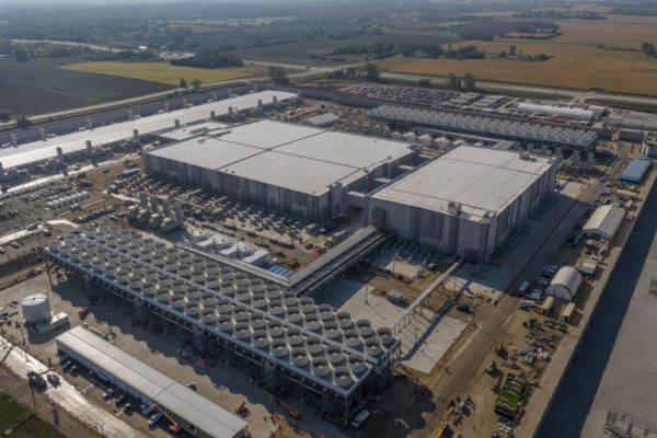 Microsoft: Foxconn Thành Trung Tâm Dữ Liệu AI Mạnh Nhất
