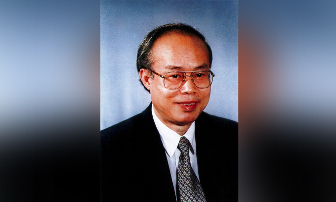 Ông Chu Tuấn Nhạ, Bộ trưởng Khoa học, Công nghệ và Môi trường (10/1997-8/2002).