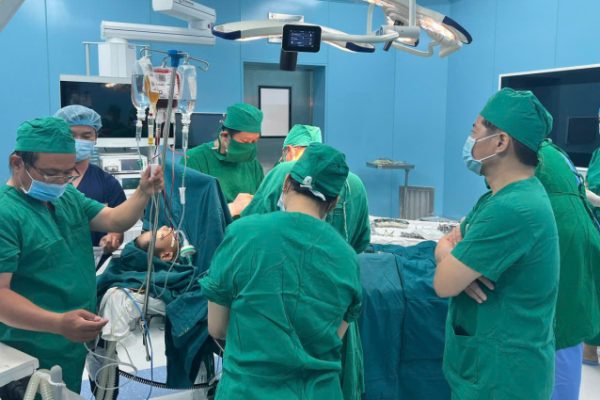 Côn Đảo: Cứu sống bệnh nhân 17 tuổi bị đứt thận do tai nạn