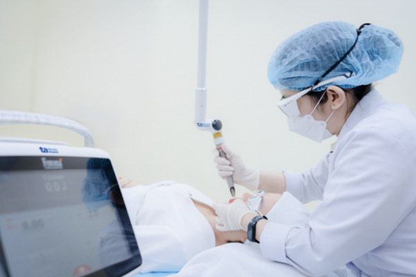 Laser 4D trị thâm môi: Giảm bong tróc không?